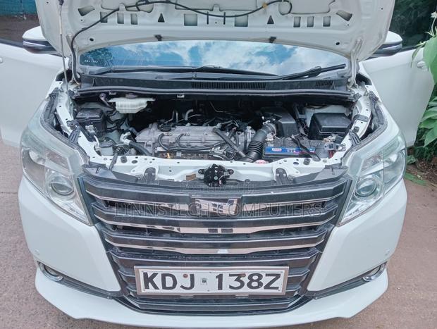 Toyota Noah 2015 Pearl