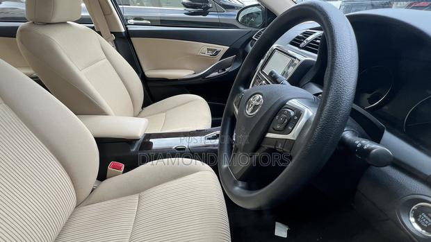Toyota Premio 2019 Black