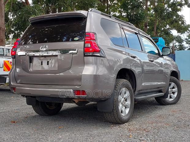 Toyota Land Cruiser Prado 2017 Gray