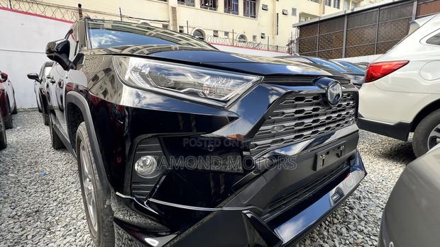 Toyota RAV4 Hybrid 2019 Black