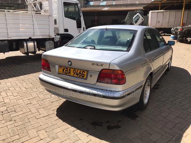 BMW 523i 1998 Blue