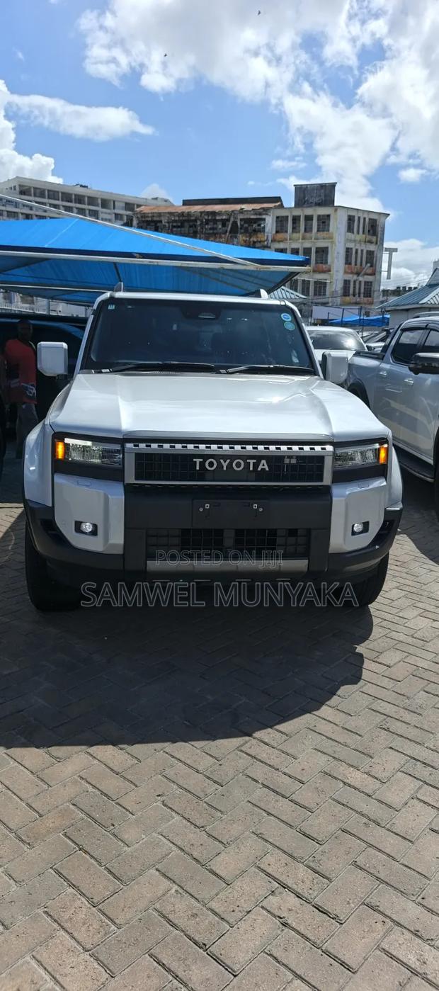 Toyota Land Cruiser Prado 2.8 2023 Pearl