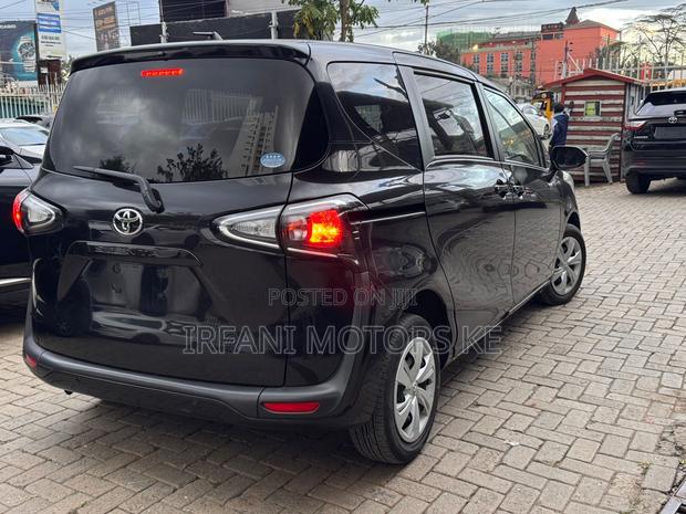 Toyota Sienta 1.5 FWD 2019 Black