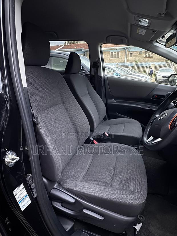 Toyota Sienta 1.5 FWD 2019 Black