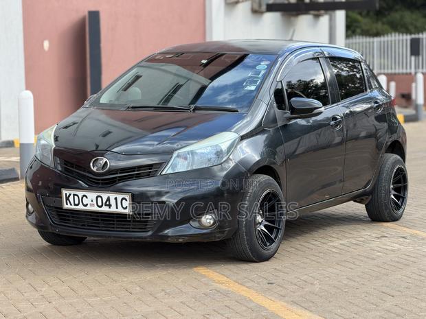 Toyota Vitz 2013 Black