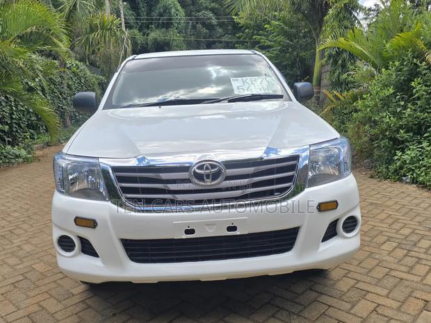 Toyota Hilux 2007 White