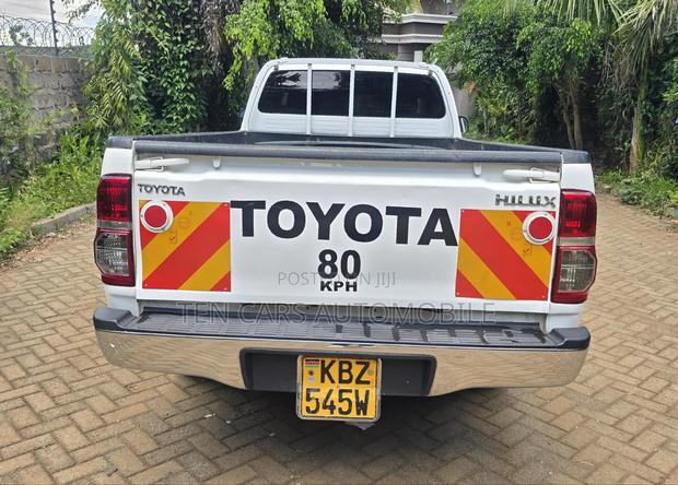Toyota Hilux 2007 White
