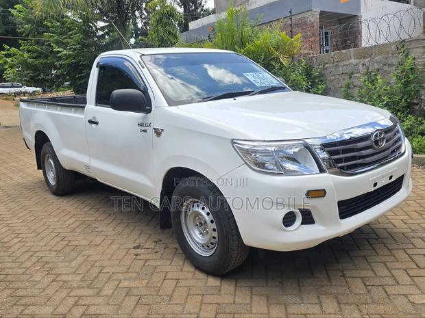 Toyota Hilux 2007 White