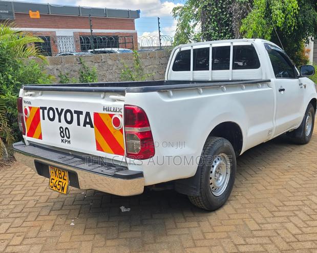 Toyota Hilux 2007 White