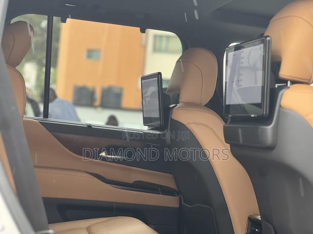 Lexus LX 2022 Pearl