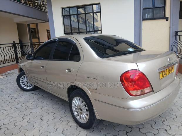 Nissan Bluebird 2004 Beige