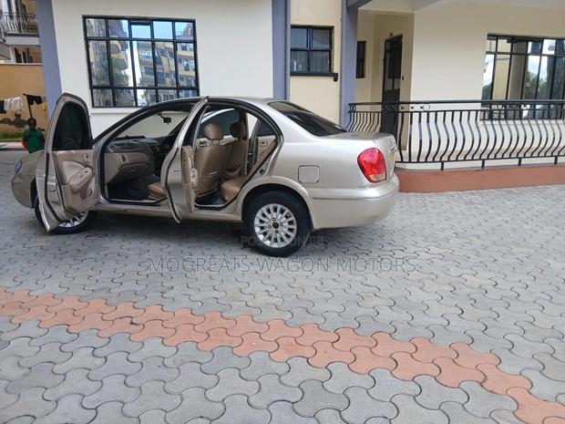 Nissan Bluebird 2004 Beige