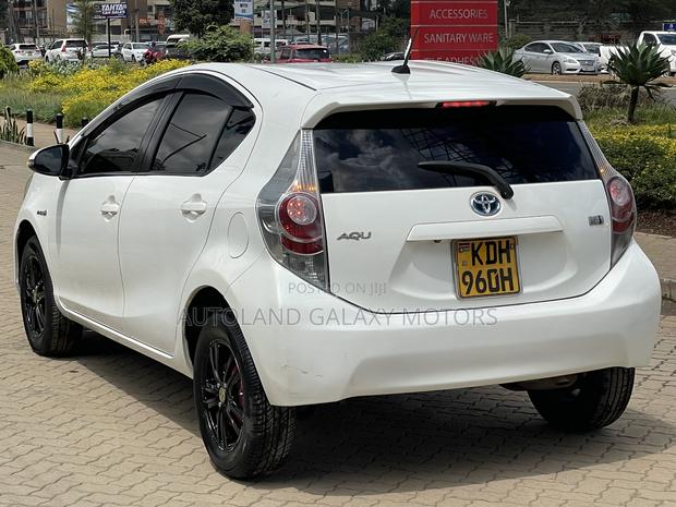 Toyota Aqua 2015 White