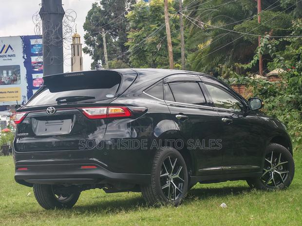 Toyota Harrier 2.0 2019 Black