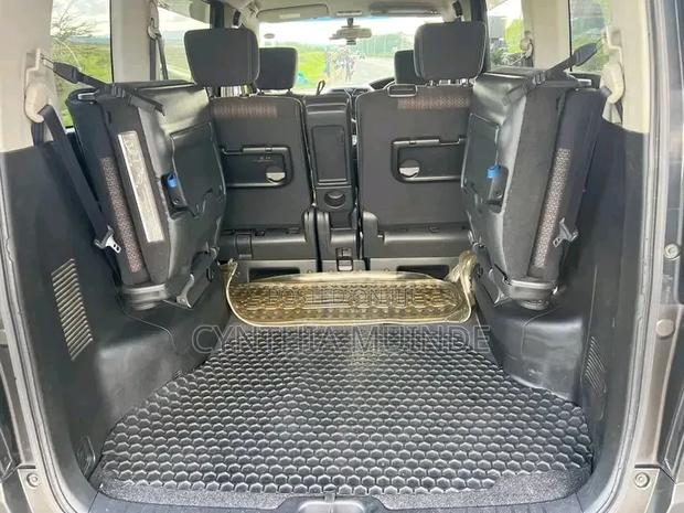 Nissan Serena 2014 Gray