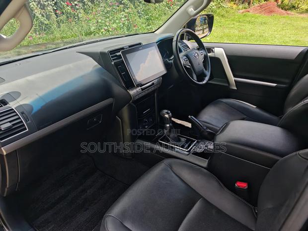 Toyota Land Cruiser Prado 2.7 2021 Black