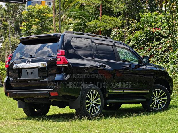 Toyota Land Cruiser Prado 2.7 2019 Black