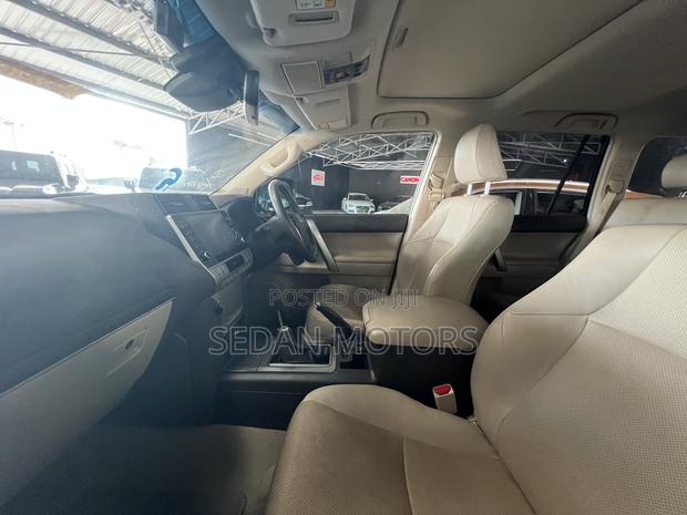 Toyota Land Cruiser Prado 2019 White
