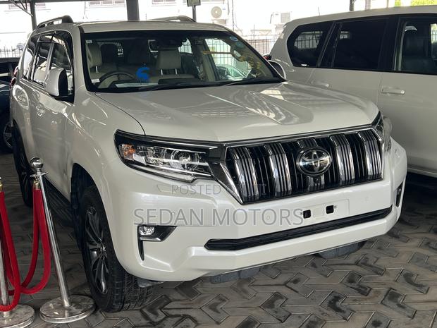 Toyota Land Cruiser Prado 2019 White