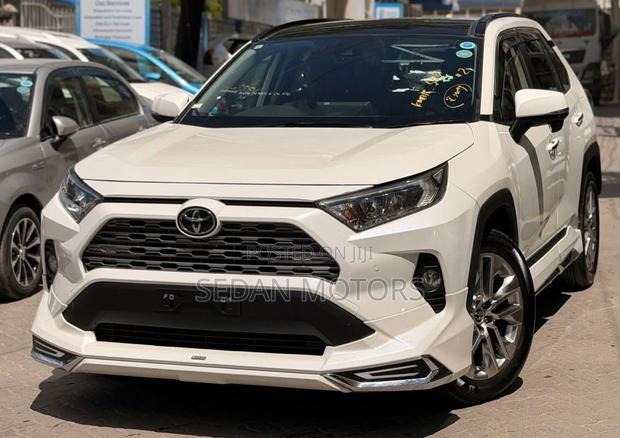 Toyota RAV4 2019 Pearl