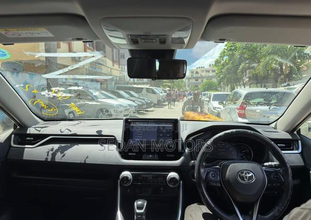 Toyota RAV4 2019 Pearl