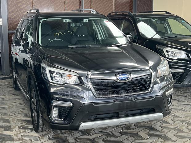 Subaru Forester 2019 Gray