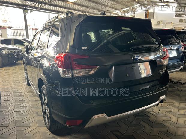 Subaru Forester 2019 Gray