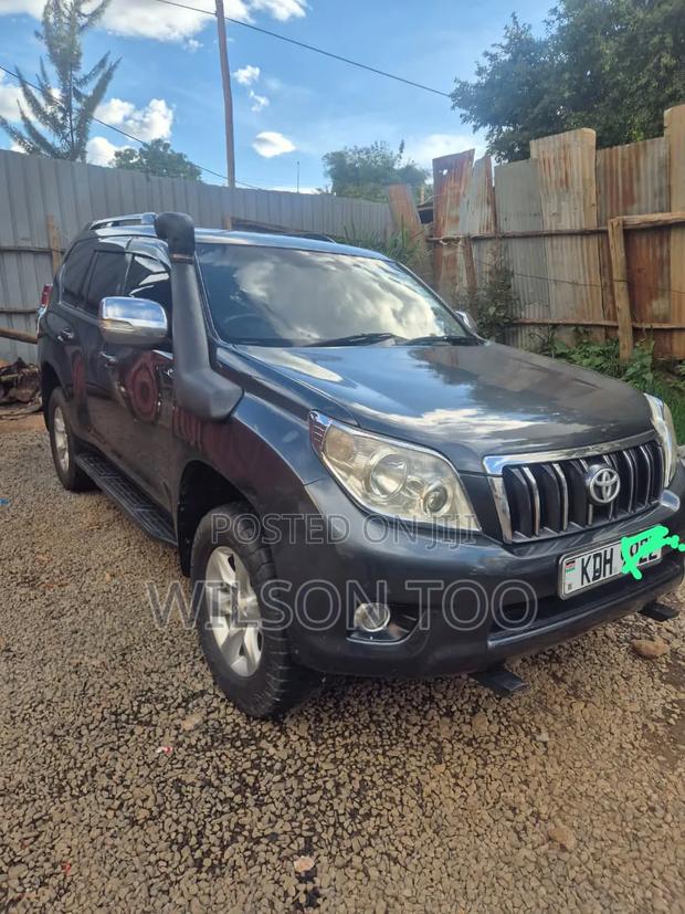Toyota Land Cruiser Prado 2010 Black