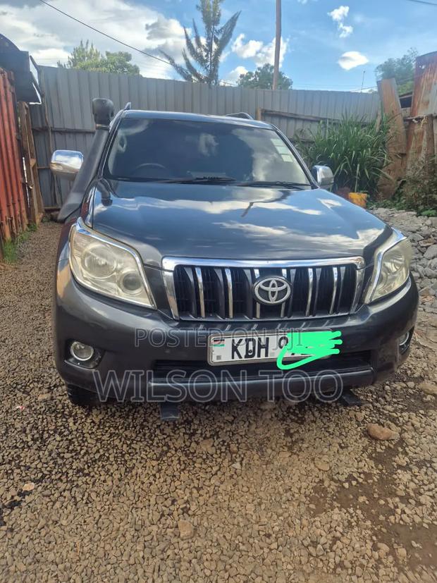 Toyota Land Cruiser Prado 2010 Black