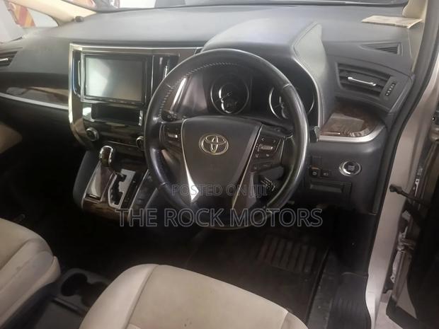 Toyota Alphard 2018 Brown
