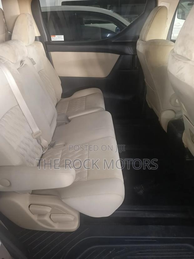 Toyota Alphard 2018 Brown