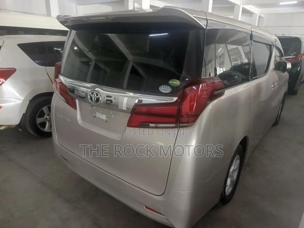 Toyota Alphard 2018 Brown
