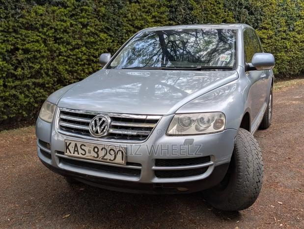 Volkswagen Touareg 2005 Blue