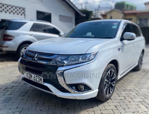 Mitsubishi Outlander 2015 White