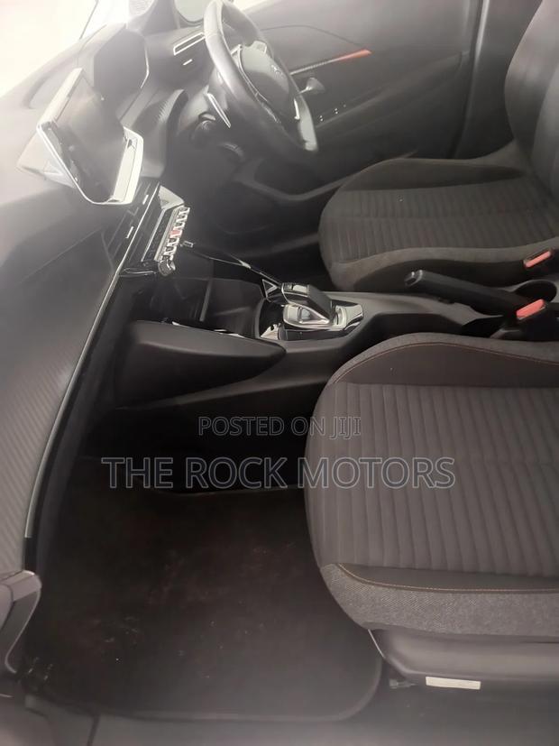 Peugeot 208 2020 White