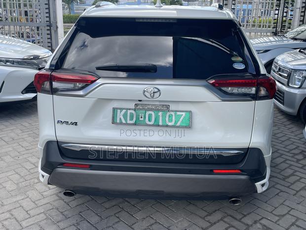 Toyota RAV4 Limited FWD 2020 White