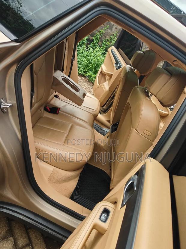 Porsche Macan Base 2017 Beige