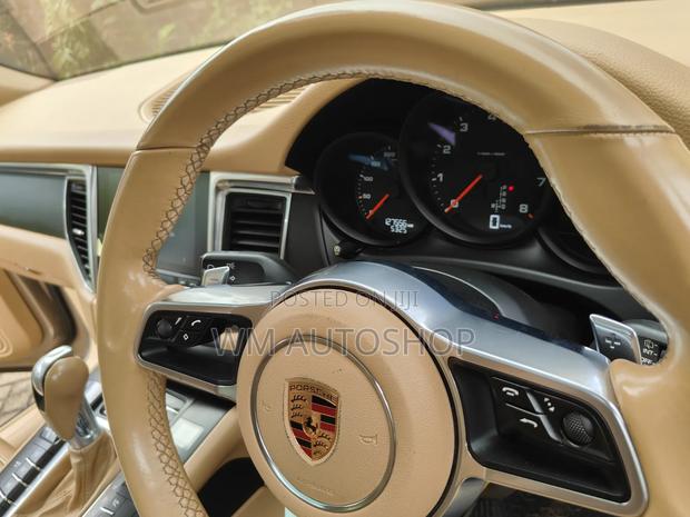 Porsche Macan Turbo 2017 Beige