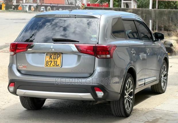 Mitsubishi Outlander 2016 Gray
