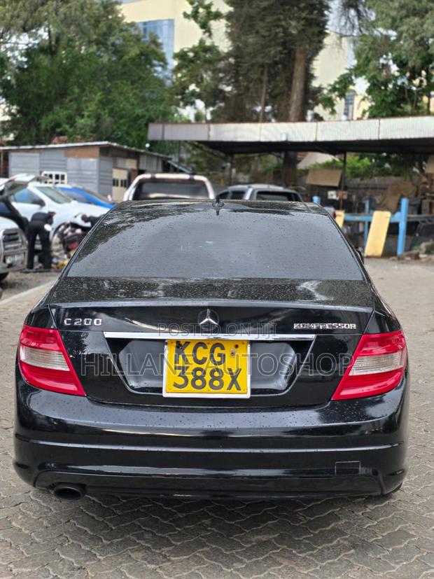 Mercedes-Benz C200 2010 Black