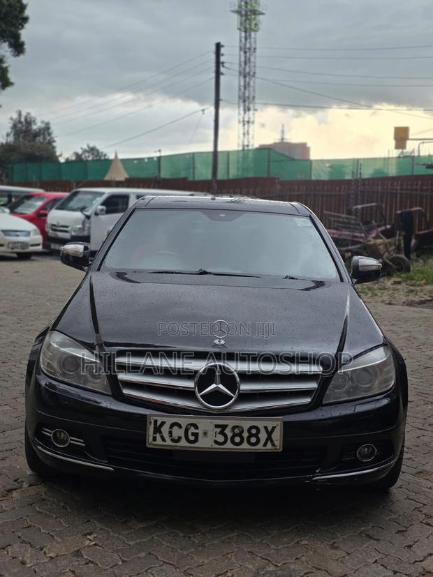 Mercedes-Benz C200 2010 Black