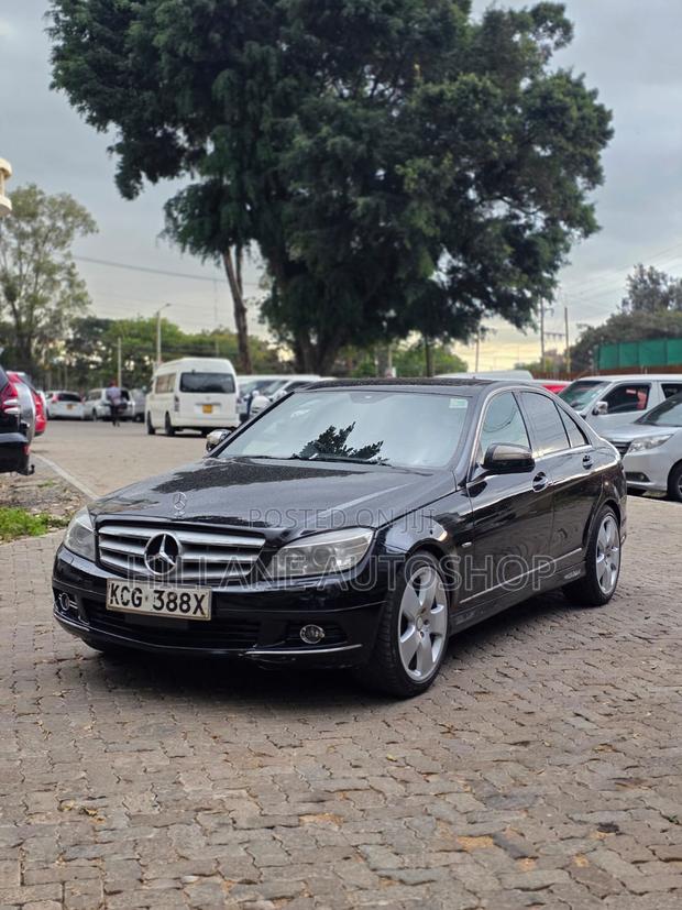Mercedes-Benz C200 2010 Black