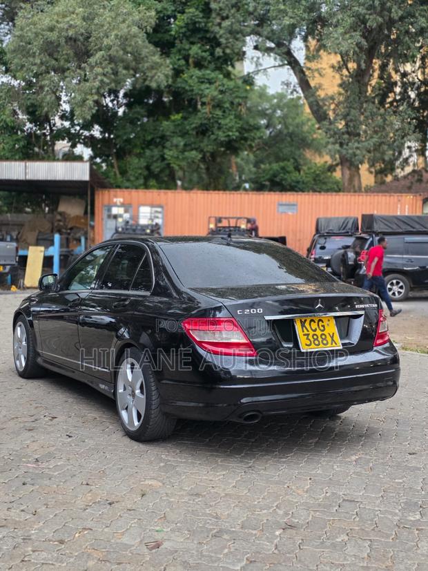 Mercedes-Benz C200 2010 Black