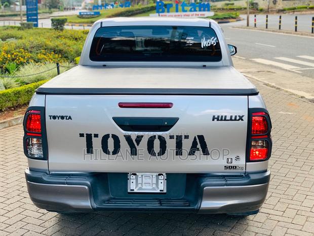 Toyota Hilux 2019 Silver