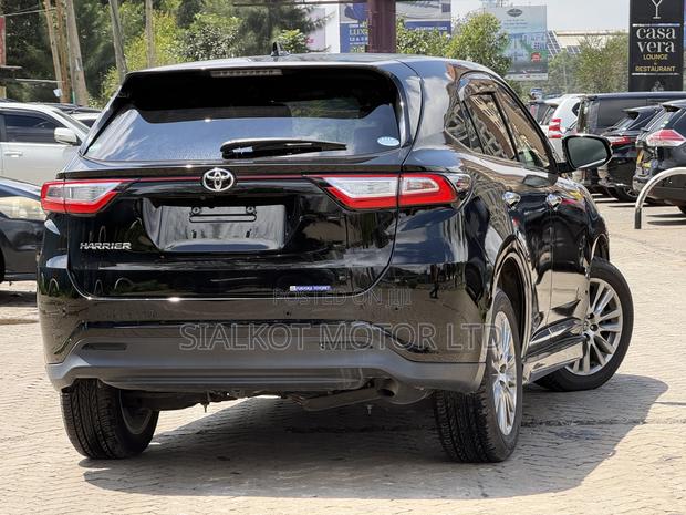 Toyota Harrier 2.0 2019 Black