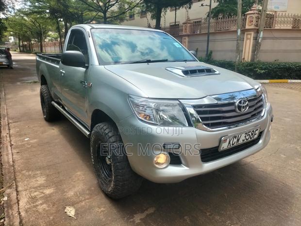 Toyota Hilux 2015 Silver