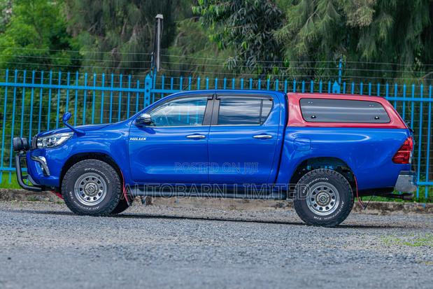 Toyota Hilux 2019 Blue