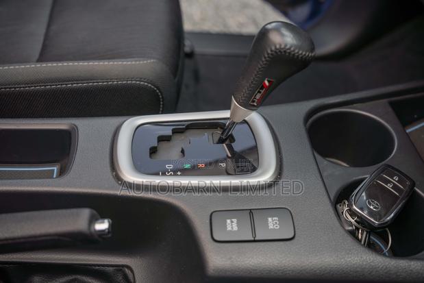 Toyota Hilux 2019 Blue