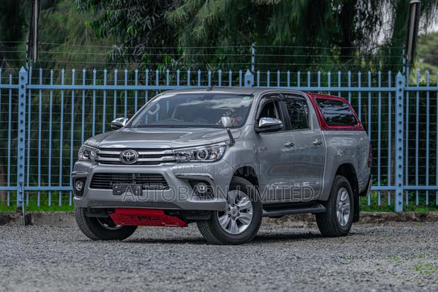 Toyota Hilux 2019 Silver