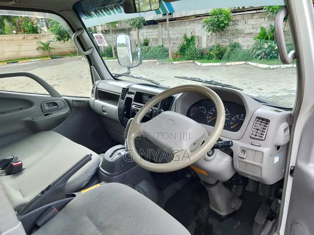 Toyota Dyna 2014 White